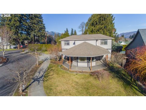 A home in Hood River