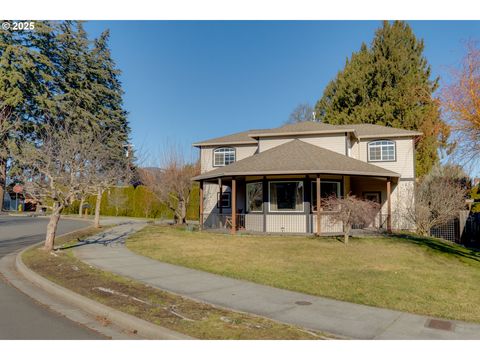 A home in Hood River