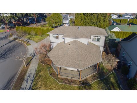 A home in Hood River