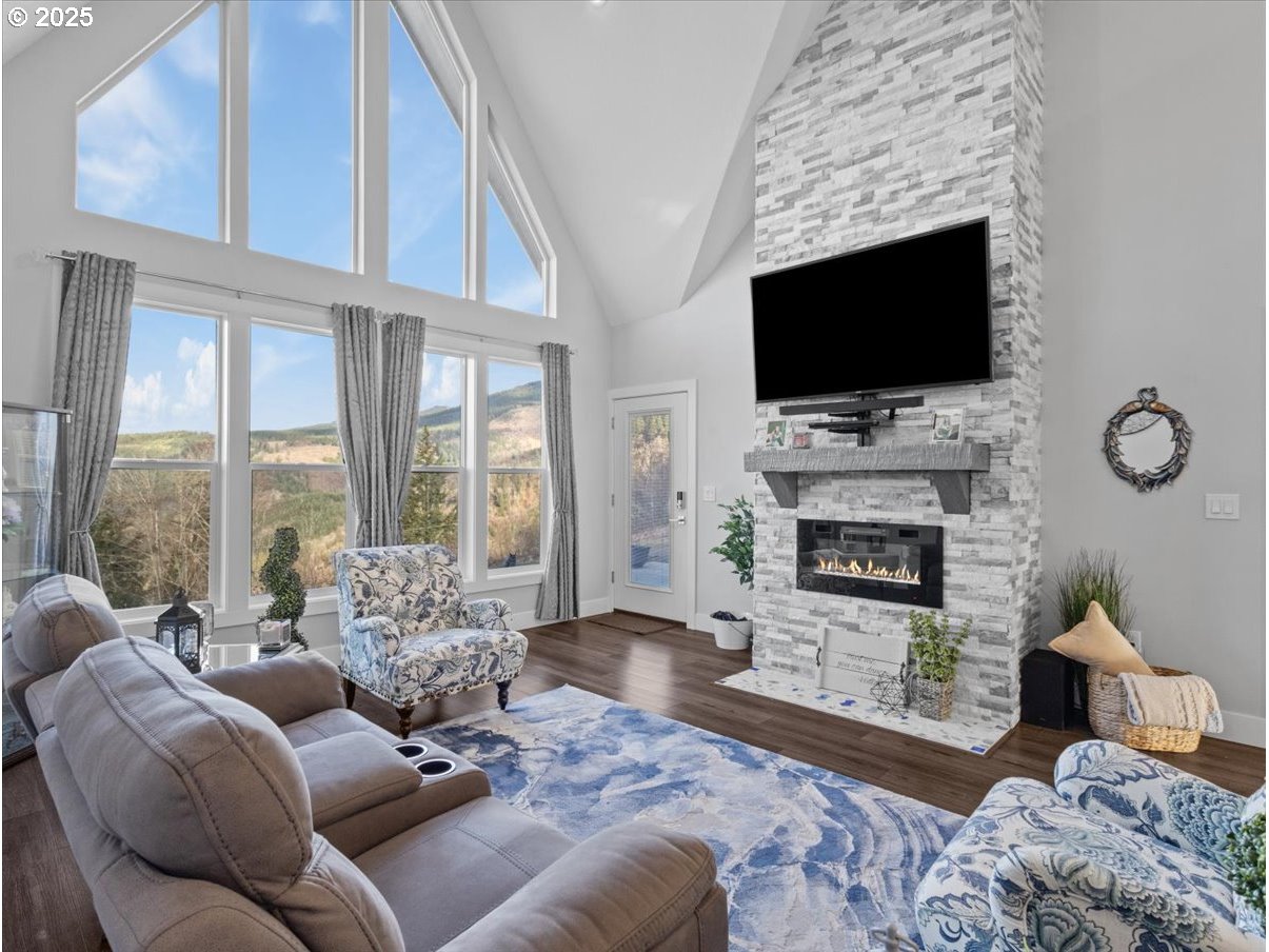 1141 CEDAR FALLS RD