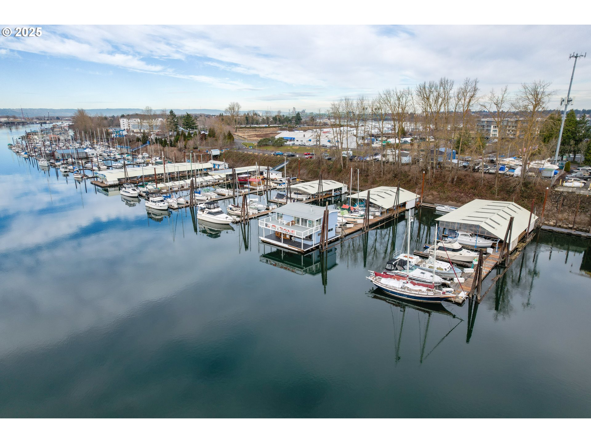 300 NE TOMAHAWK ISLAND DR E10