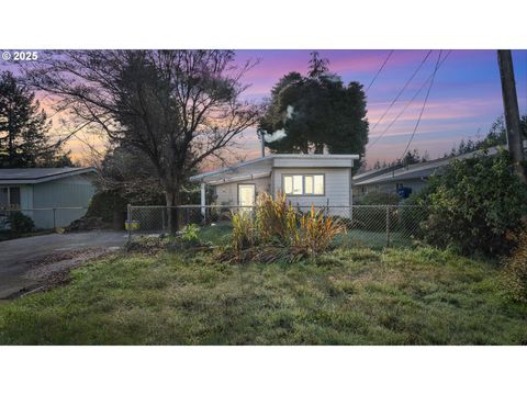 1735 PENNSYLVANIA ST Coos Bay OR 97420