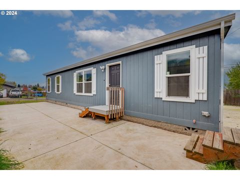 A home in Myrtle Creek