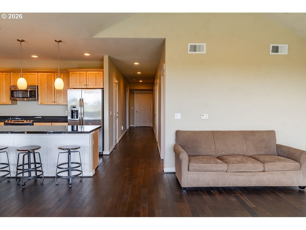 1000 N HOLLADAY DR 408