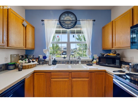 Tiny photo for 158 Canary Ave, Creswell, OR 97426 (MLS # 578614454)