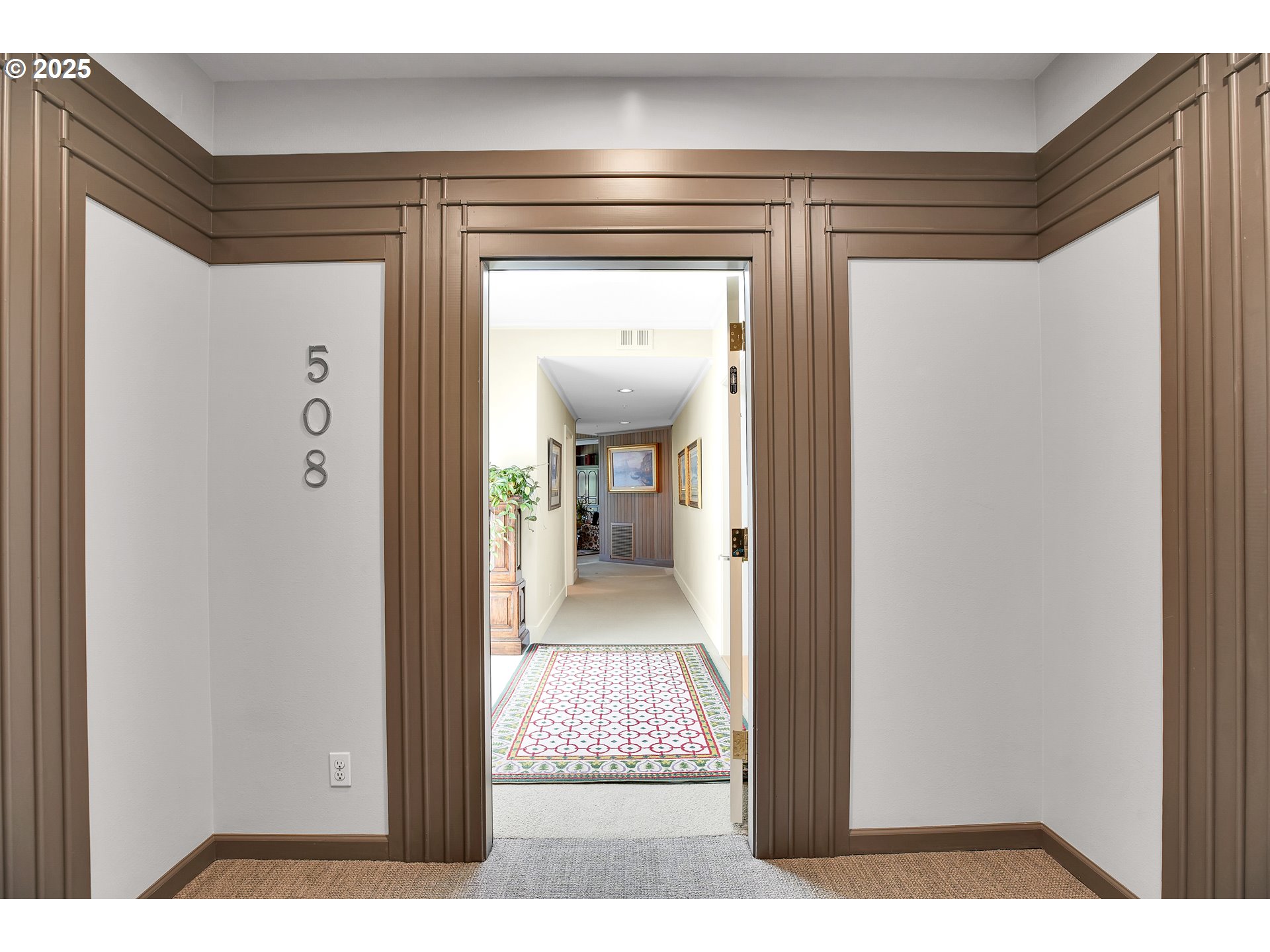 305 S MONTGOMERY ST 508/507