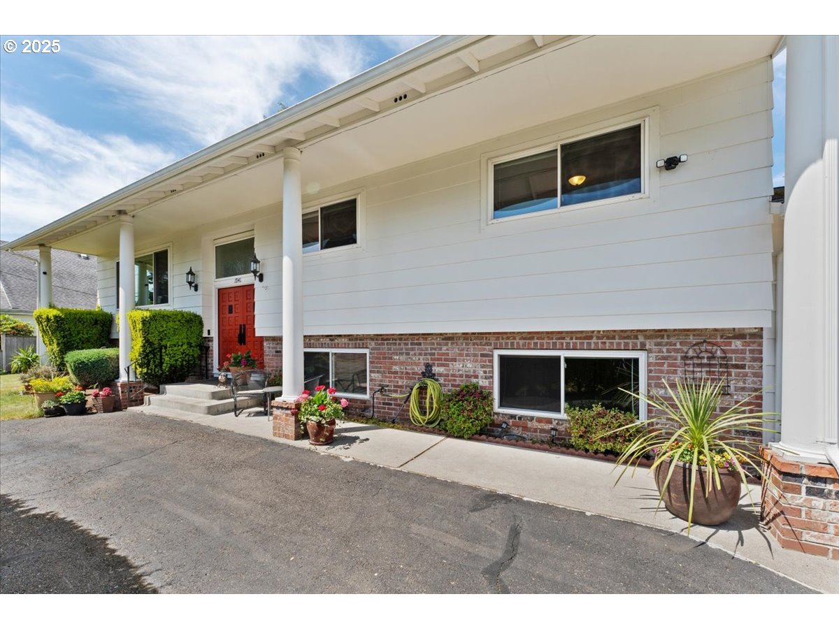 1941 NE 143RD AVE