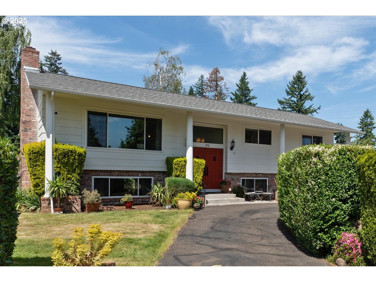 1941 NE 143RD AVE