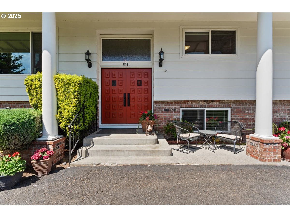 1941 NE 143RD AVE