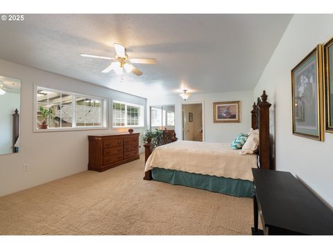 Tiny photo for 77690 Brock Rd, Oakridge, OR 97463 (MLS # 203141613)