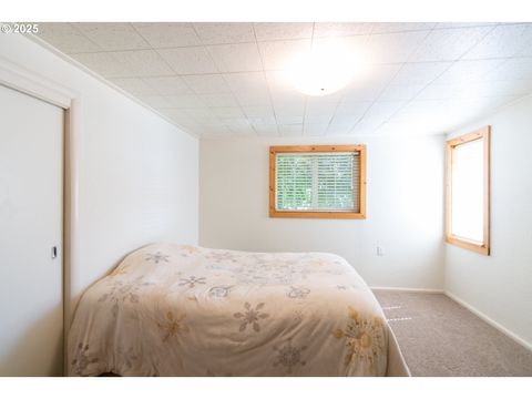 Tiny photo for 77690 Brock Rd, Oakridge, OR 97463 (MLS # 203141613)