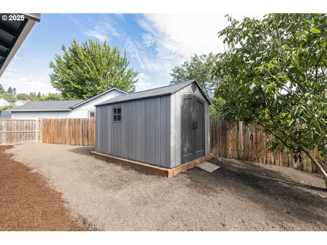 Dundee, Oregon 97115, United States, 3 Bedrooms Bedrooms, ,2 BathroomsBathrooms,Residential,Pending,194476