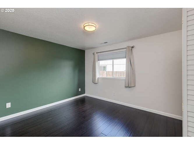 Dundee, Oregon 97115, United States, 3 Bedrooms Bedrooms, ,2 BathroomsBathrooms,Residential,Pending,194476