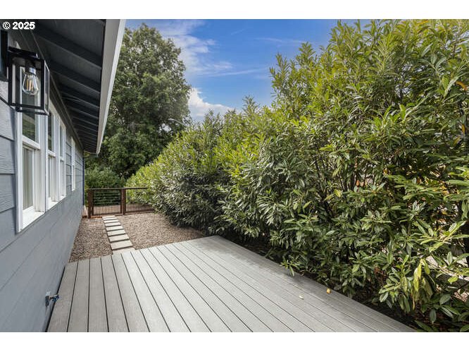 Dundee, Oregon 97115, United States, 3 Bedrooms Bedrooms, ,2 BathroomsBathrooms,Residential,Pending,194476