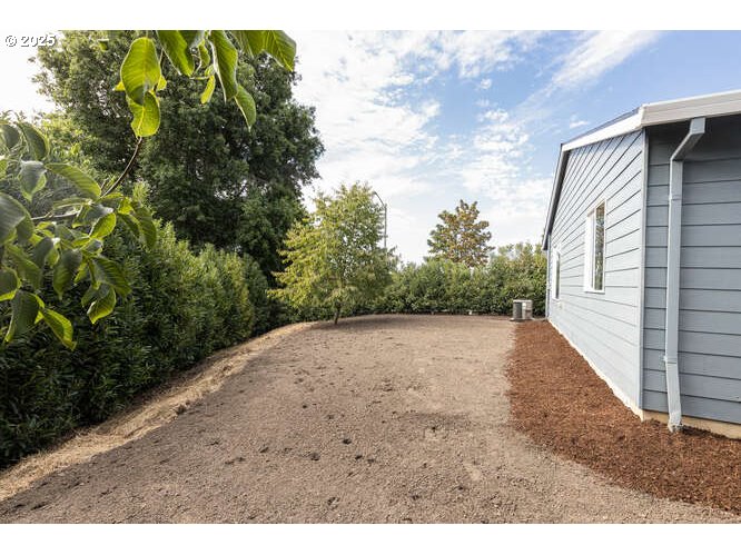 Dundee, Oregon 97115, United States, 3 Bedrooms Bedrooms, ,2 BathroomsBathrooms,Residential,Pending,194476