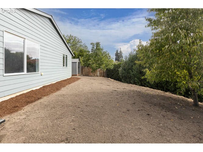 Dundee, Oregon 97115, United States, 3 Bedrooms Bedrooms, ,2 BathroomsBathrooms,Residential,Pending,194476