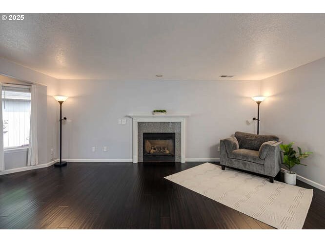 Dundee, Oregon 97115, United States, 3 Bedrooms Bedrooms, ,2 BathroomsBathrooms,Residential,Pending,194476