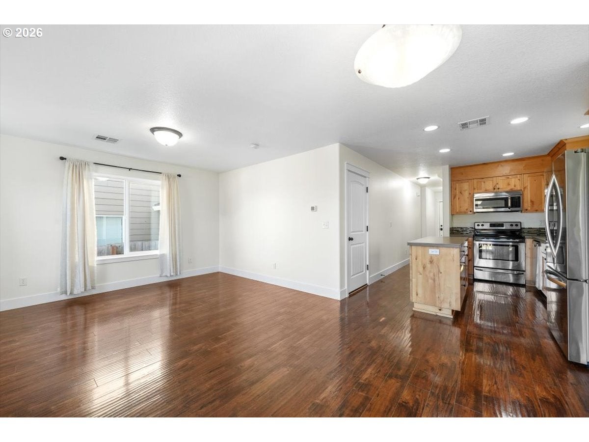 847 CROUCHEN ST