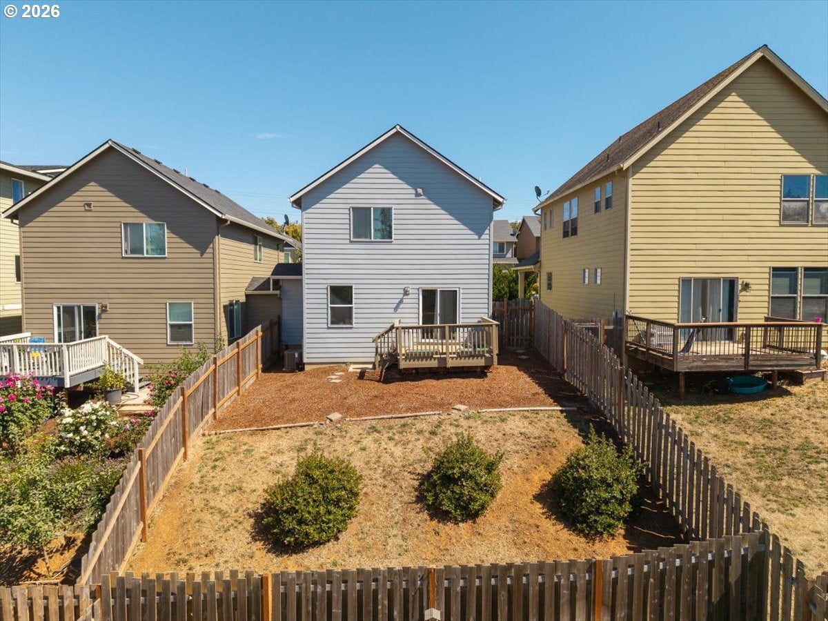 847 CROUCHEN ST