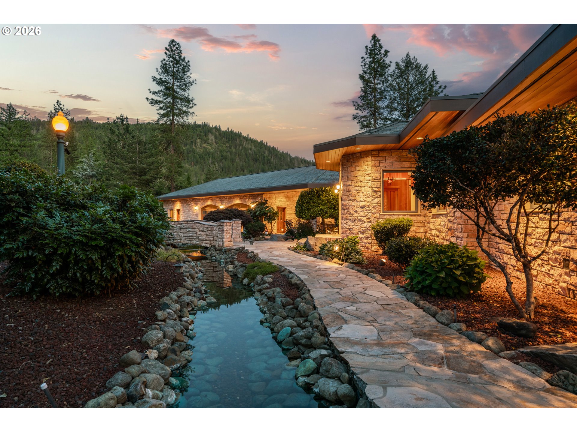 727 EARHART RD