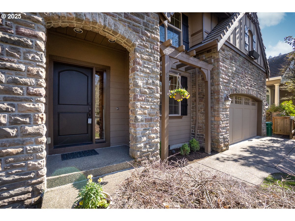 8672 SW MARSEILLES DR
