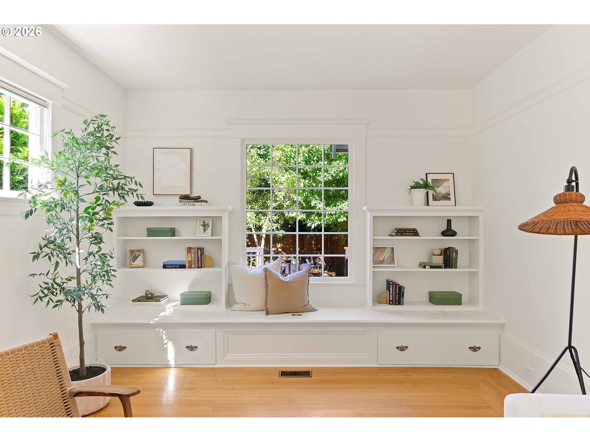 2415 NE 15TH AVE