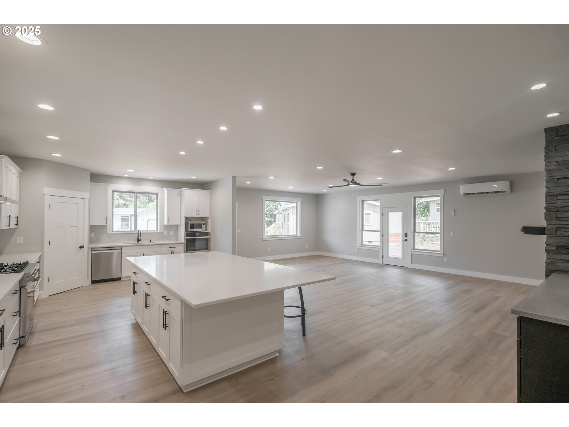 Gleneden Beach, Oregon 97388, United States, 4 Bedrooms Bedrooms, ,3 BathroomsBathrooms,Residential,Active,156642