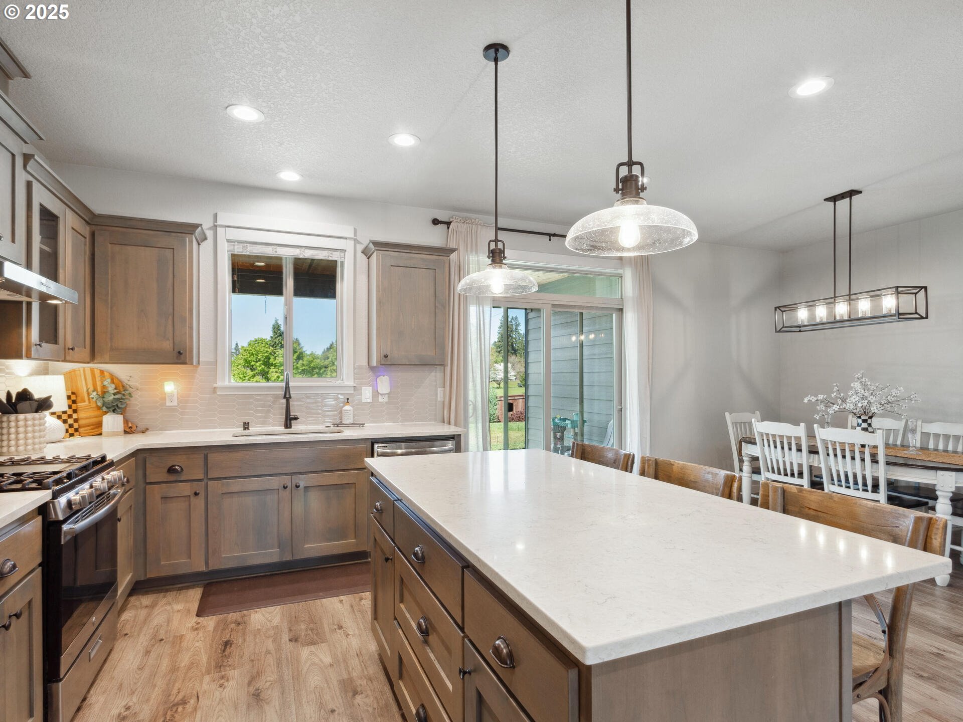 La Center, Washington 98629, United States, 4 Bedrooms Bedrooms, ,3 BathroomsBathrooms,Residential,Active,125994