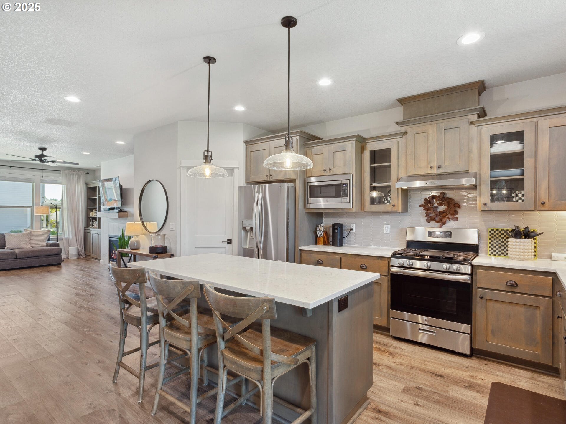 La Center, Washington 98629, United States, 4 Bedrooms Bedrooms, ,3 BathroomsBathrooms,Residential,Active,125994