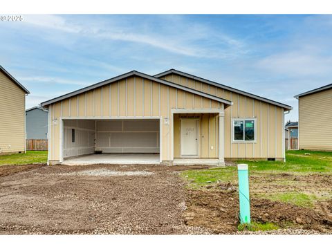 Photo of 2008 Henderson Way, Longview, WA 98632 (MLS # 201016762)