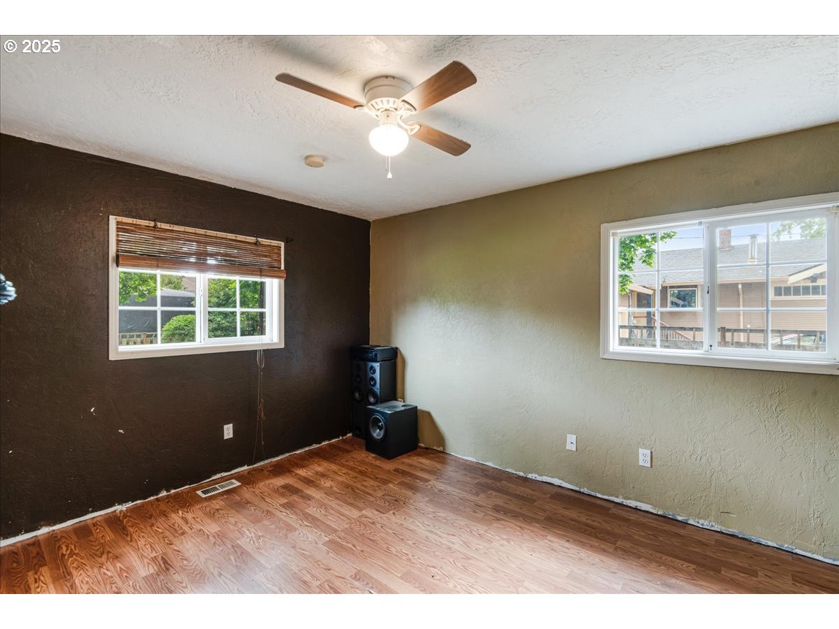 Molalla, Oregon 97038, United States, 3 Bedrooms Bedrooms, ,2 BathroomsBathrooms,Residential,Pending,133123