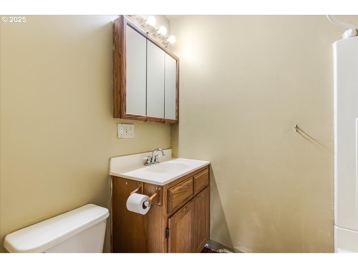 Molalla, Oregon 97038, United States, 3 Bedrooms Bedrooms, ,2 BathroomsBathrooms,Residential,Pending,133123