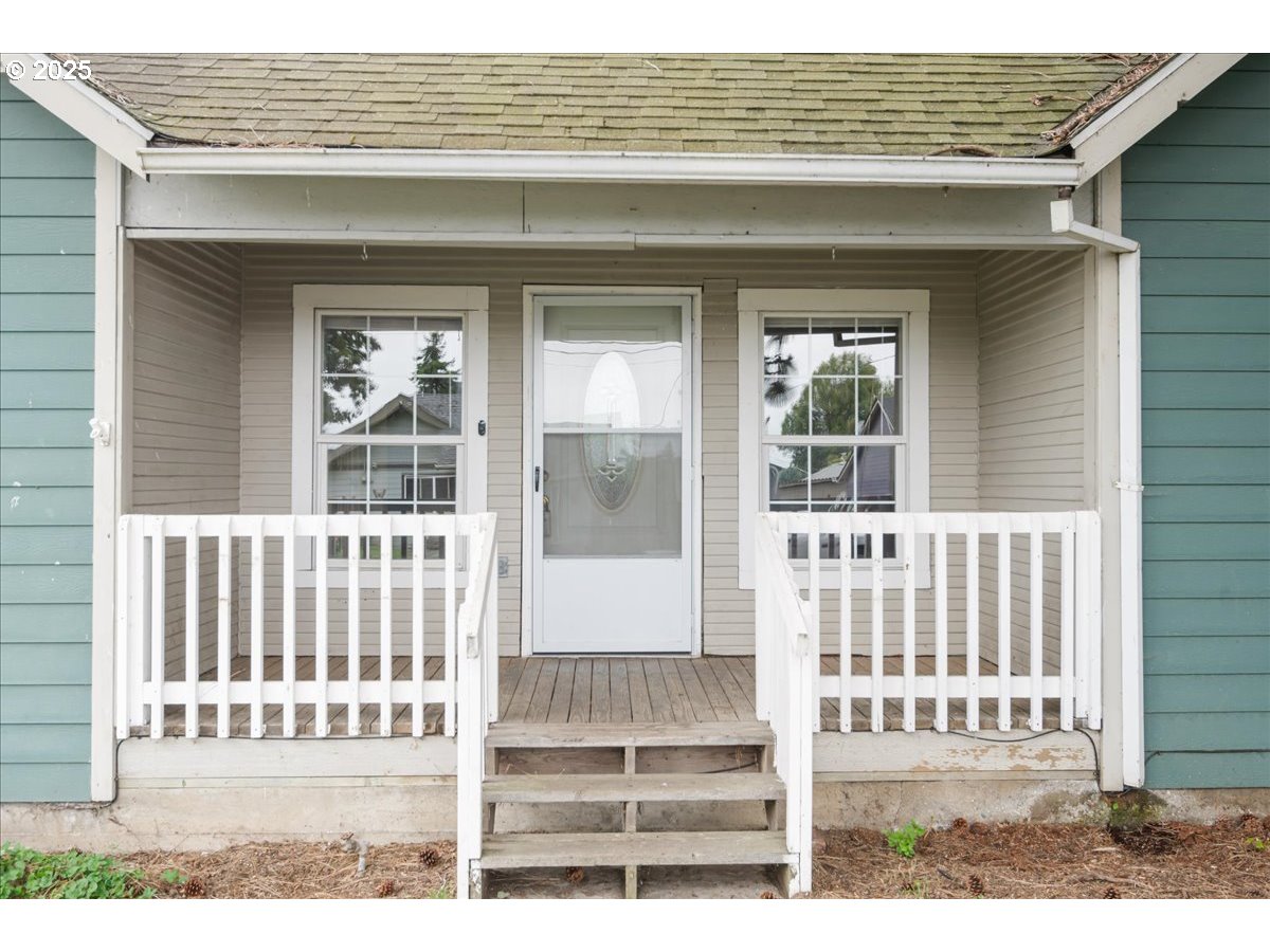 Molalla, Oregon 97038, United States, 3 Bedrooms Bedrooms, ,2 BathroomsBathrooms,Residential,Pending,133123