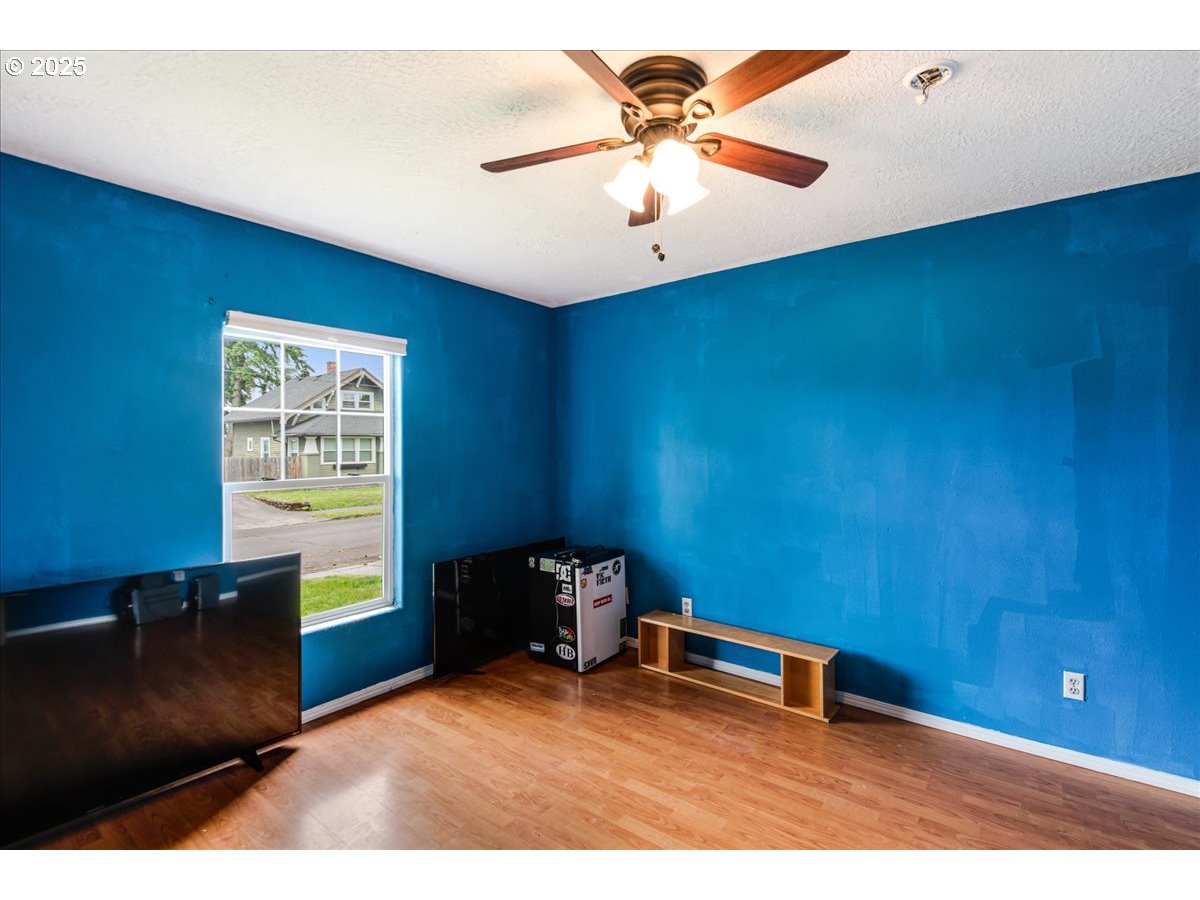 Molalla, Oregon 97038, United States, 3 Bedrooms Bedrooms, ,2 BathroomsBathrooms,Residential,Pending,133123