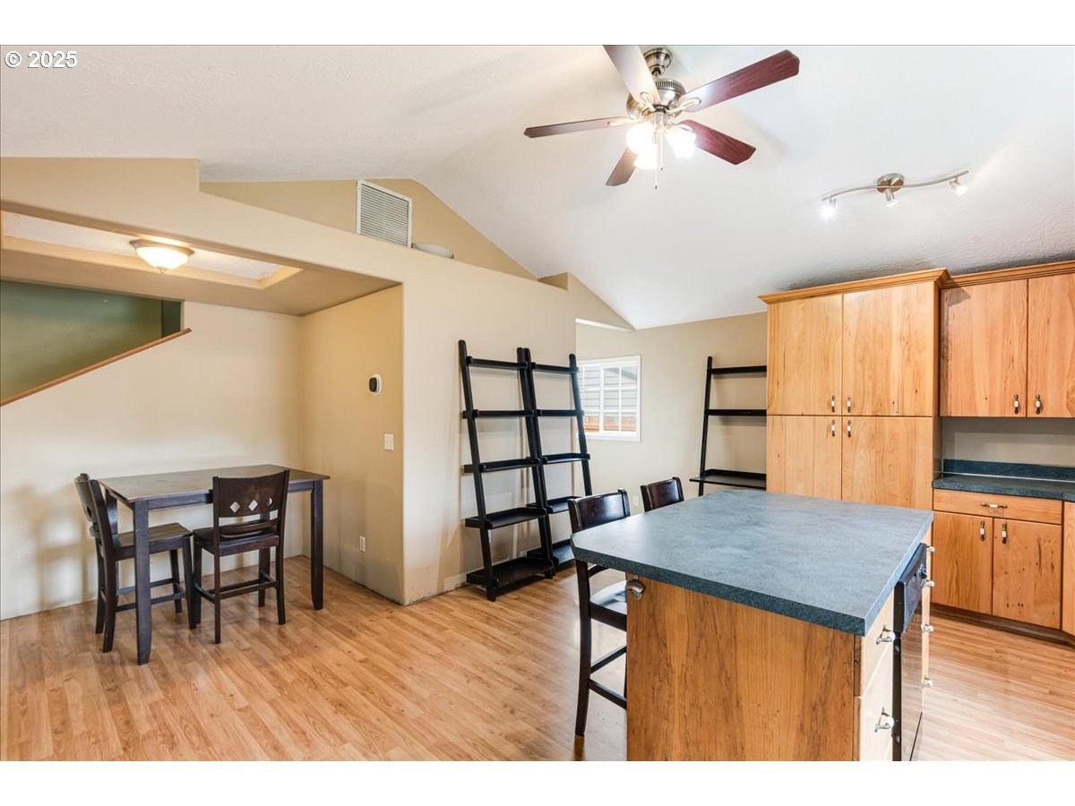 Molalla, Oregon 97038, United States, 3 Bedrooms Bedrooms, ,2 BathroomsBathrooms,Residential,Pending,133123