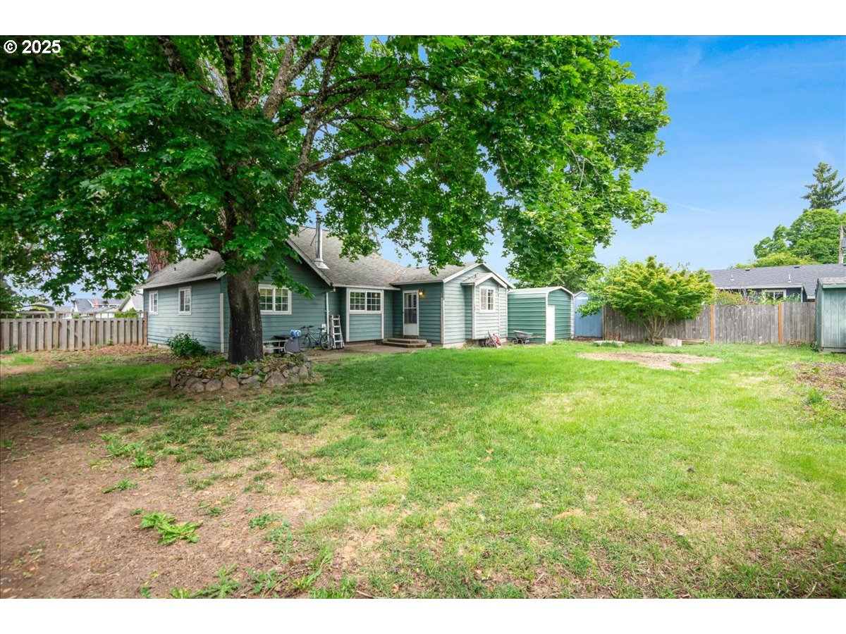 Molalla, Oregon 97038, United States, 3 Bedrooms Bedrooms, ,2 BathroomsBathrooms,Residential,Pending,133123