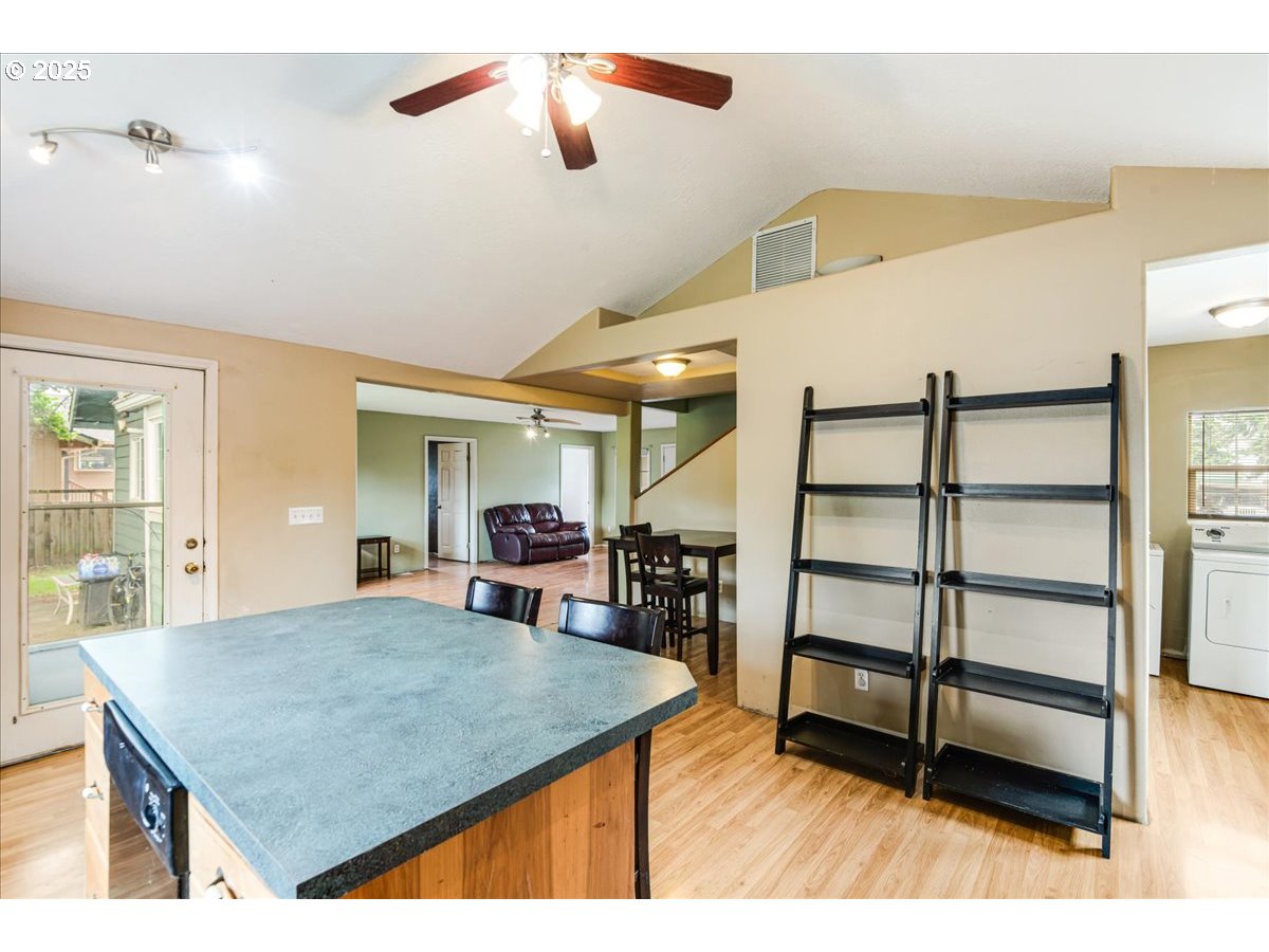 Molalla, Oregon 97038, United States, 3 Bedrooms Bedrooms, ,2 BathroomsBathrooms,Residential,Pending,133123