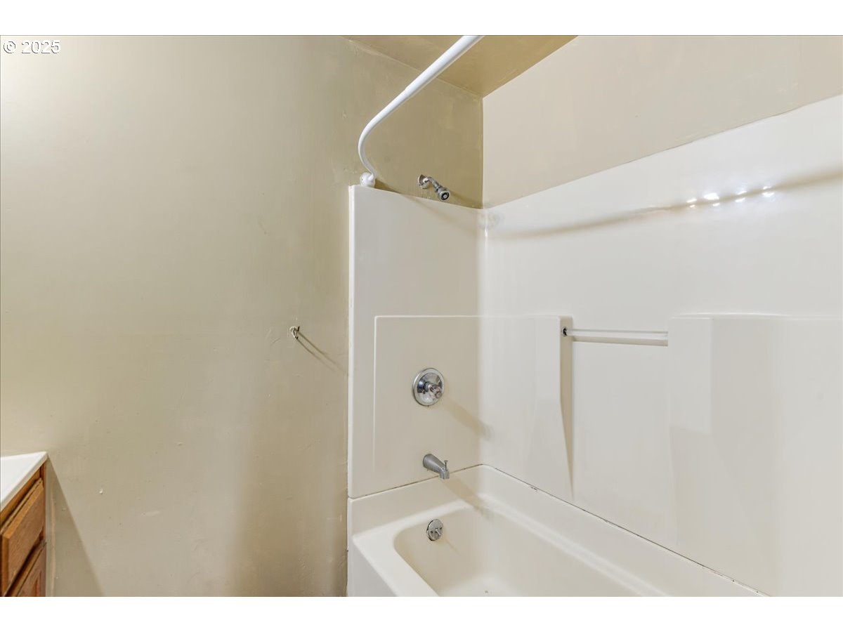 Molalla, Oregon 97038, United States, 3 Bedrooms Bedrooms, ,2 BathroomsBathrooms,Residential,Pending,133123