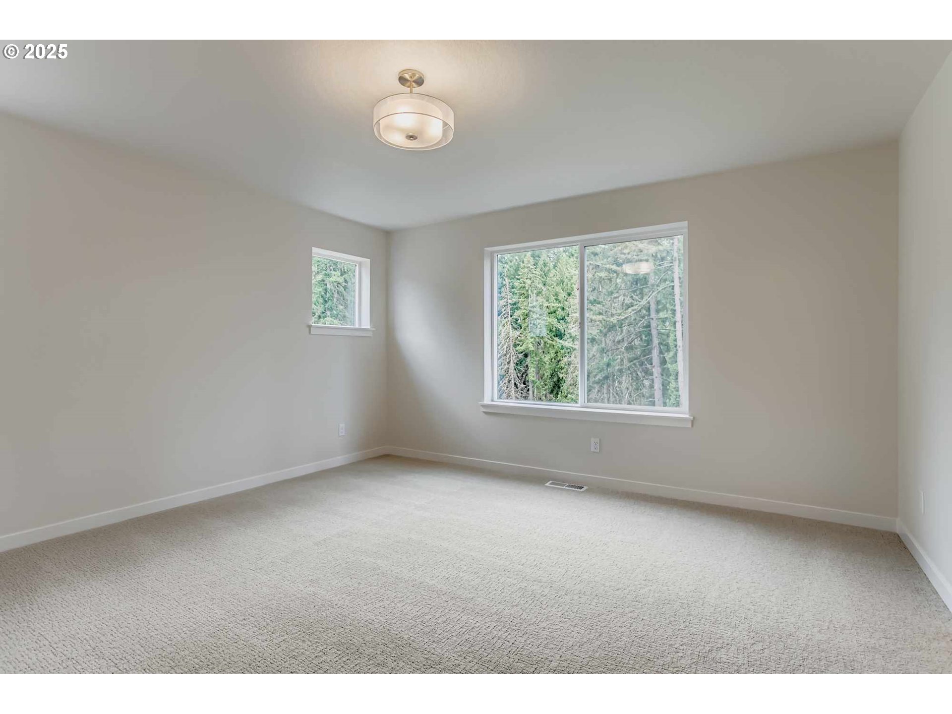 Beaverton, Oregon 97007, United States, 5 Bedrooms Bedrooms, ,4 BathroomsBathrooms,Residential,Active,140365