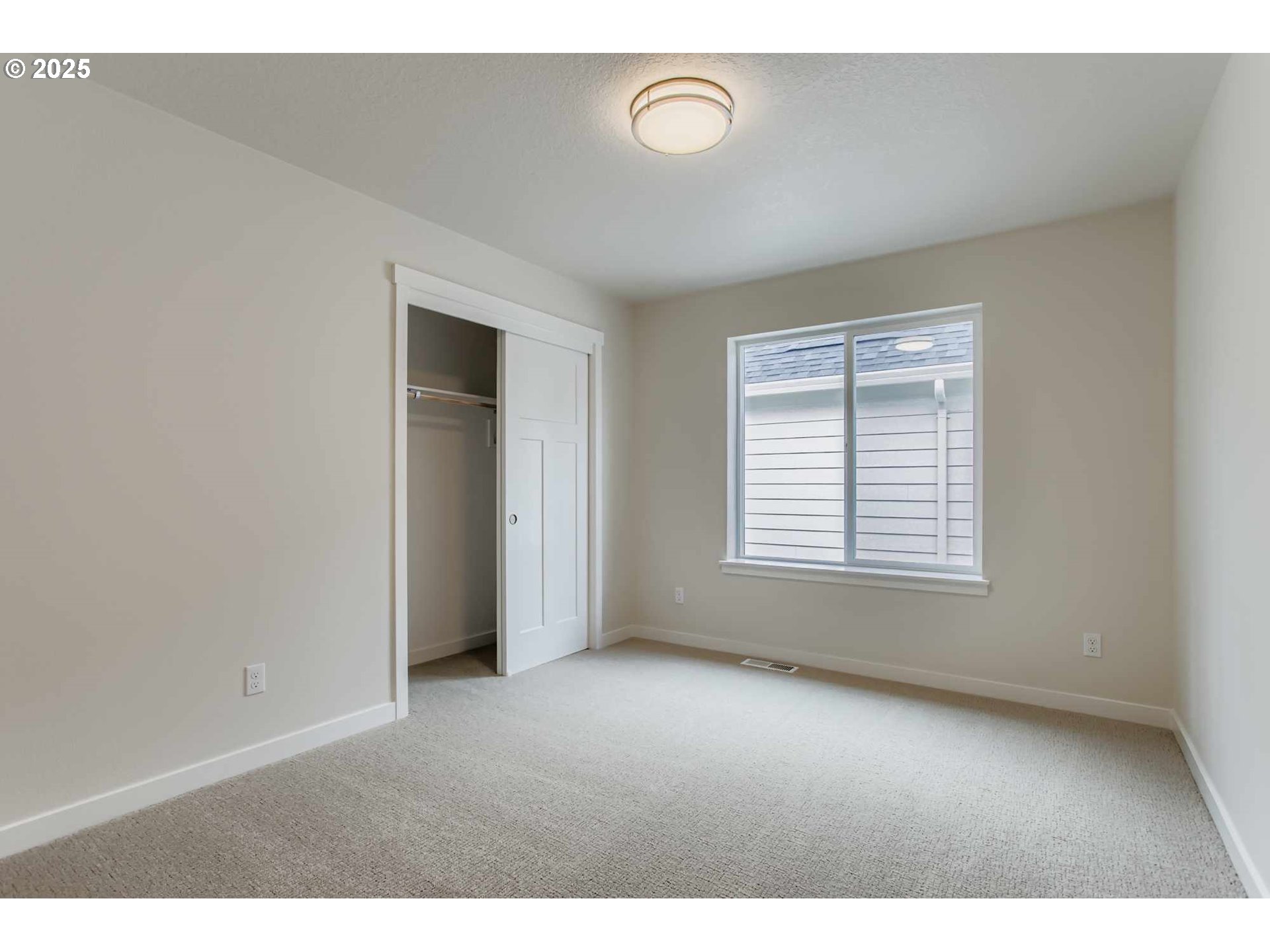 Beaverton, Oregon 97007, United States, 5 Bedrooms Bedrooms, ,4 BathroomsBathrooms,Residential,Active,140365