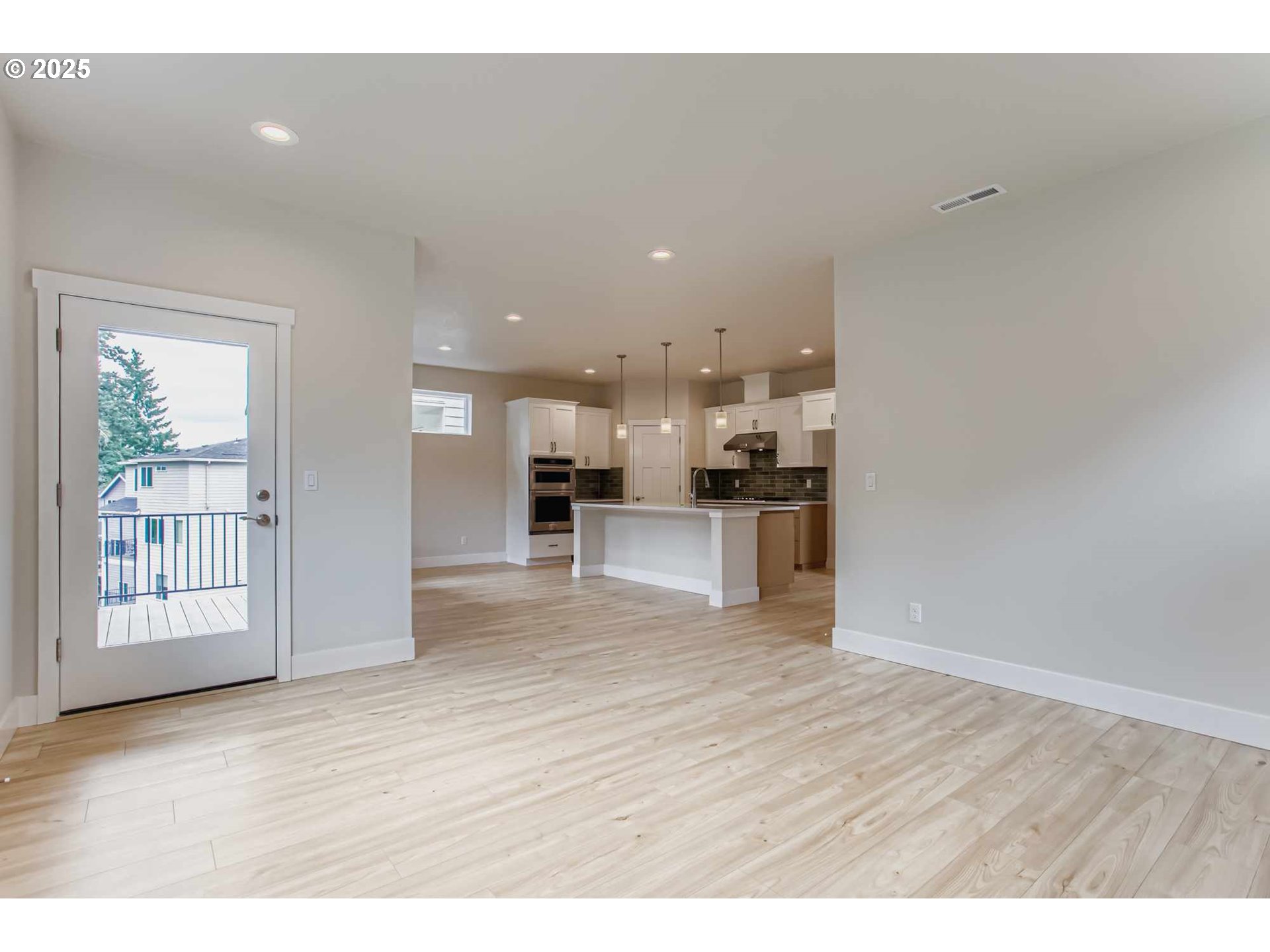 Beaverton, Oregon 97007, United States, 5 Bedrooms Bedrooms, ,4 BathroomsBathrooms,Residential,Active,140365