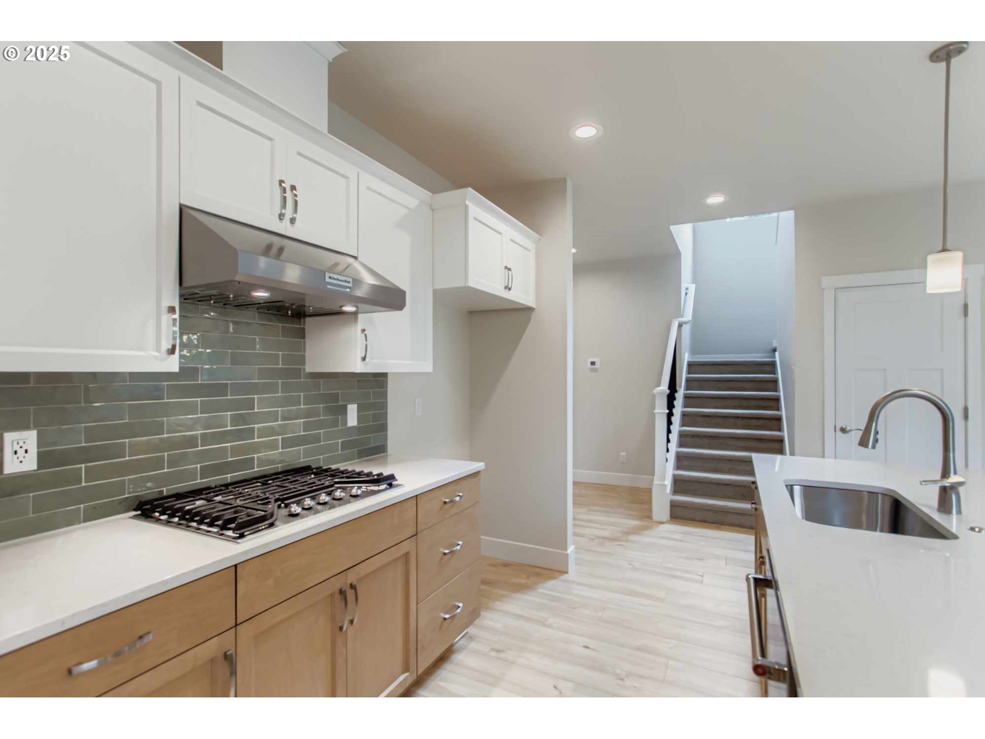 Beaverton, Oregon 97007, United States, 5 Bedrooms Bedrooms, ,4 BathroomsBathrooms,Residential,Active,140365