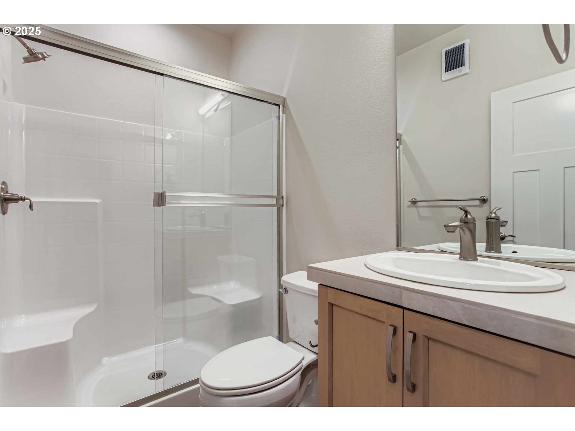 Beaverton, Oregon 97007, United States, 5 Bedrooms Bedrooms, ,4 BathroomsBathrooms,Residential,Active,140365