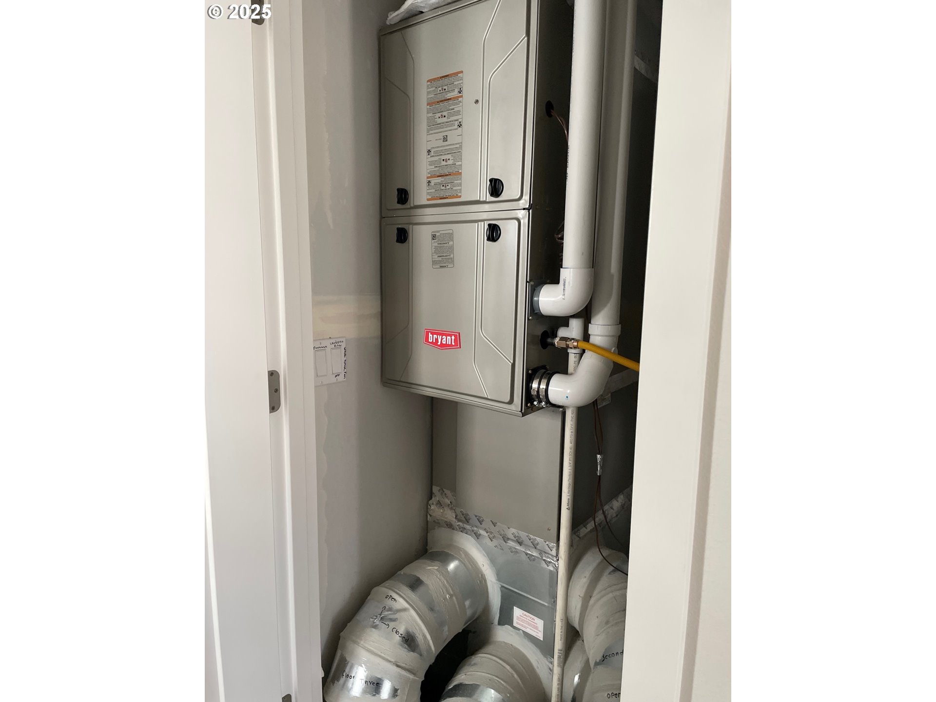 Beaverton, Oregon 97007, United States, 5 Bedrooms Bedrooms, ,4 BathroomsBathrooms,Residential,Active,140365