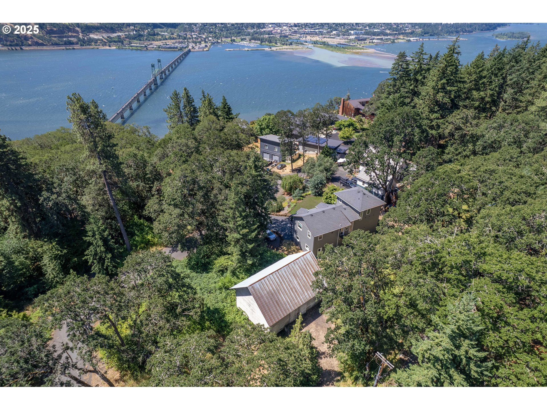 102 SW GARFIELD AVE
