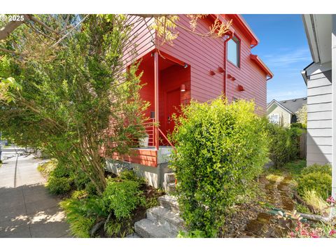 2825 SE 26TH AVE Portland OR 97202