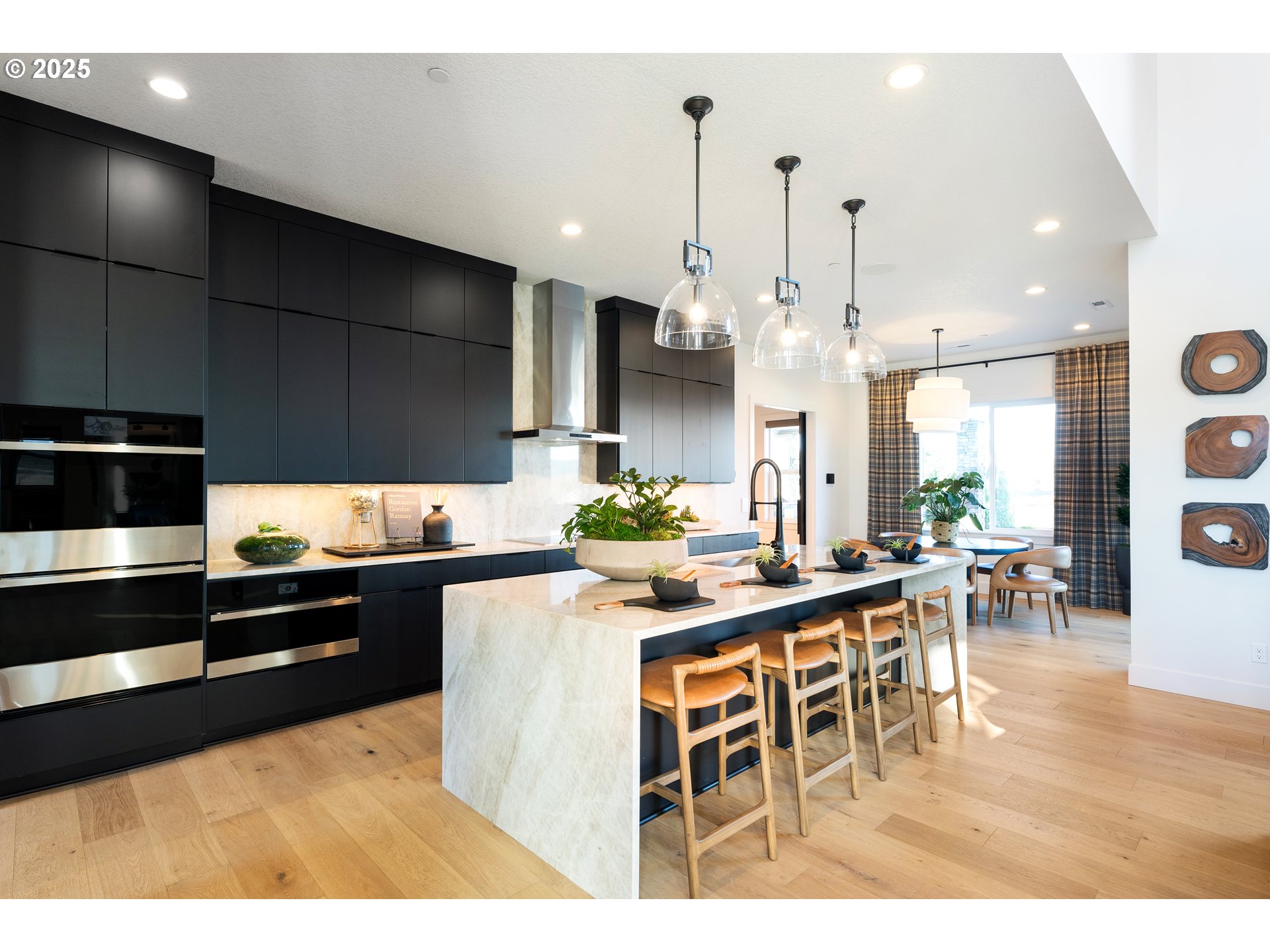 305 W FIR LOOP