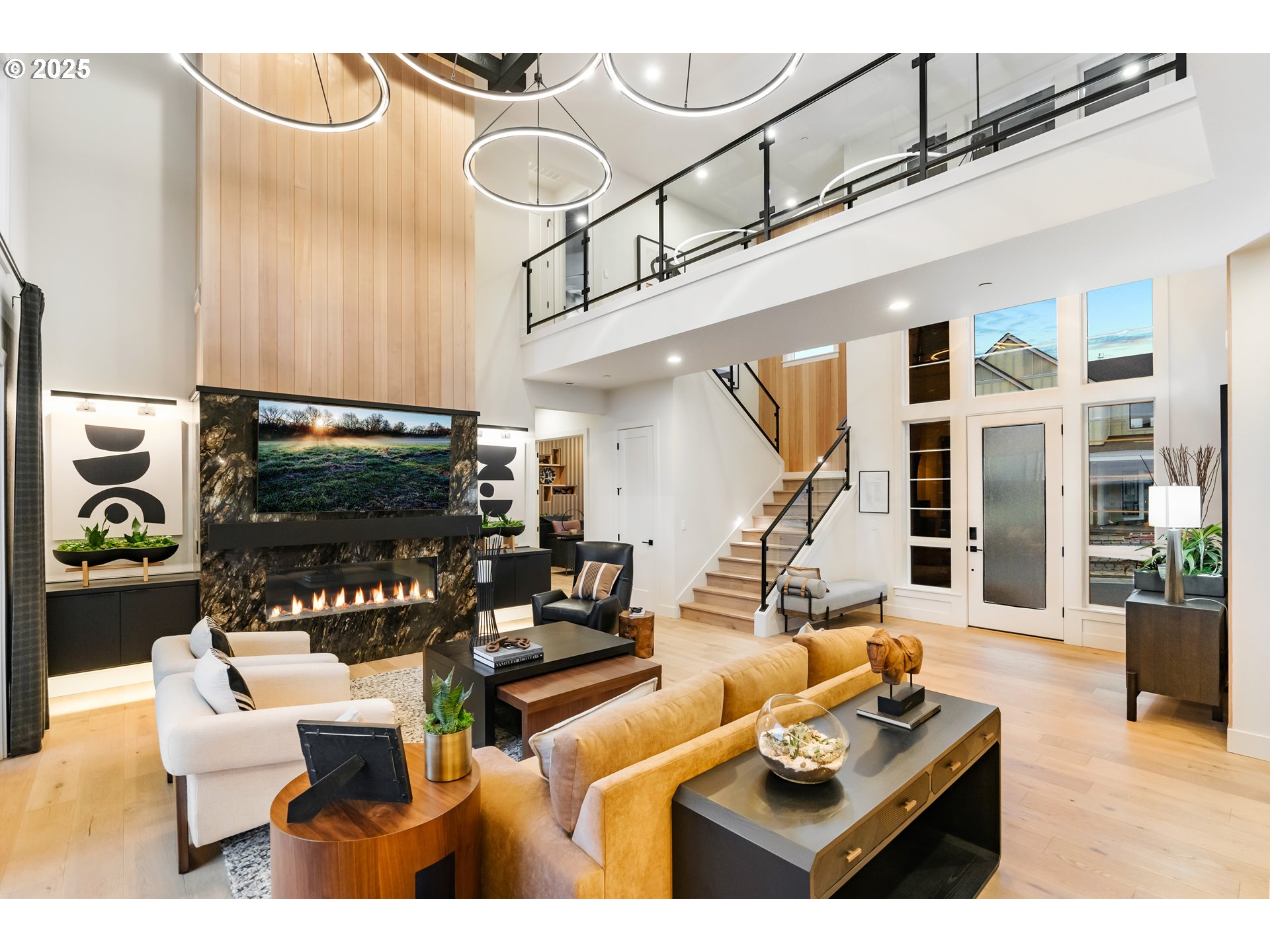 305 W FIR LOOP