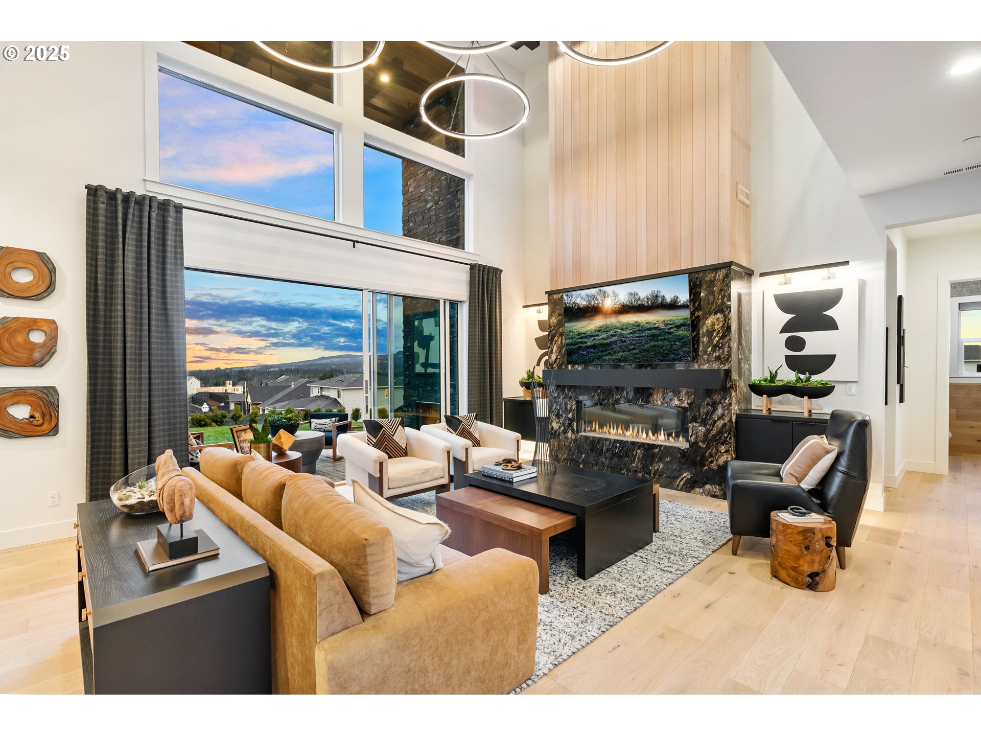 305 W FIR LOOP
