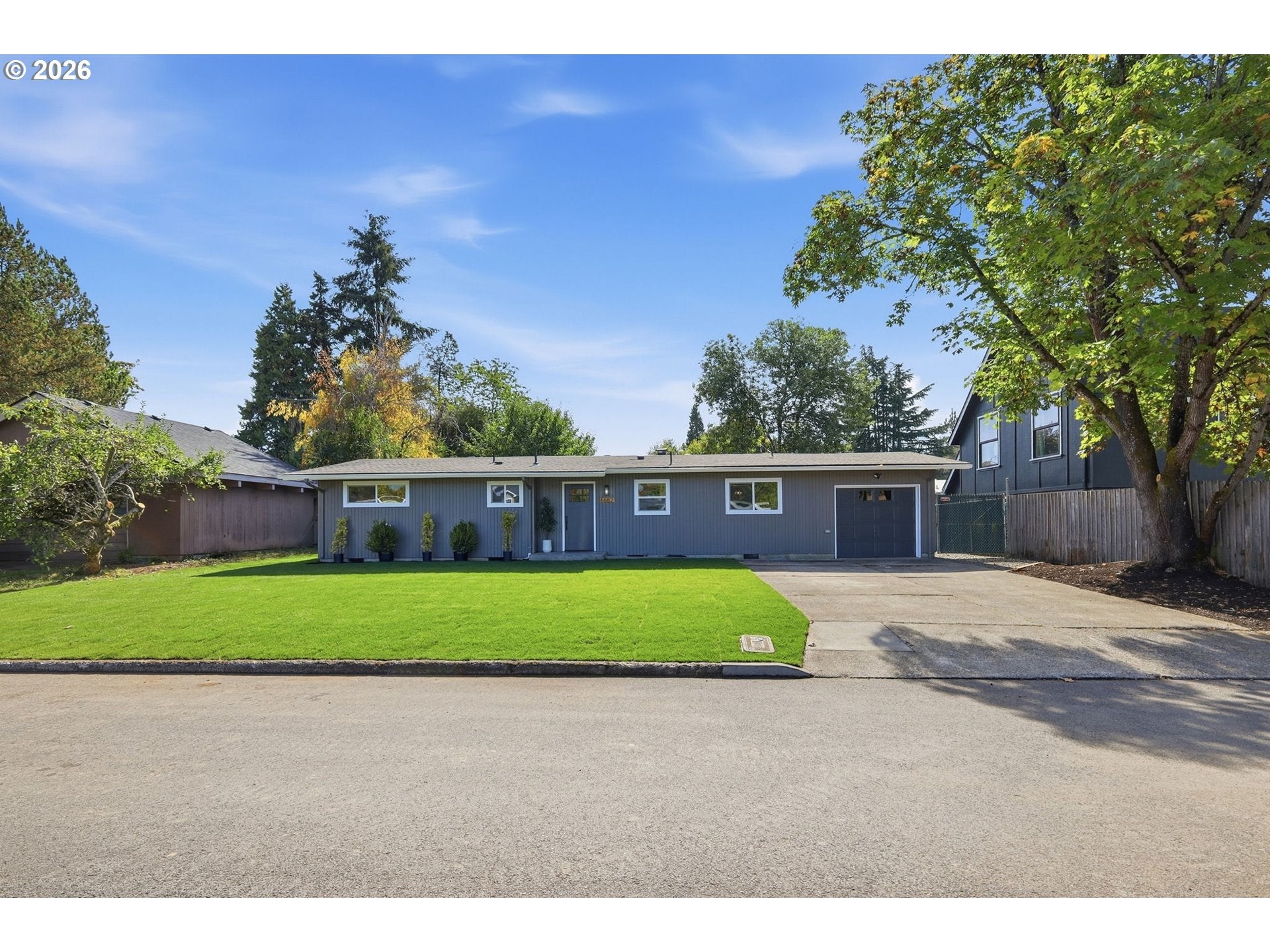 1682 LARKSPUR LOOP